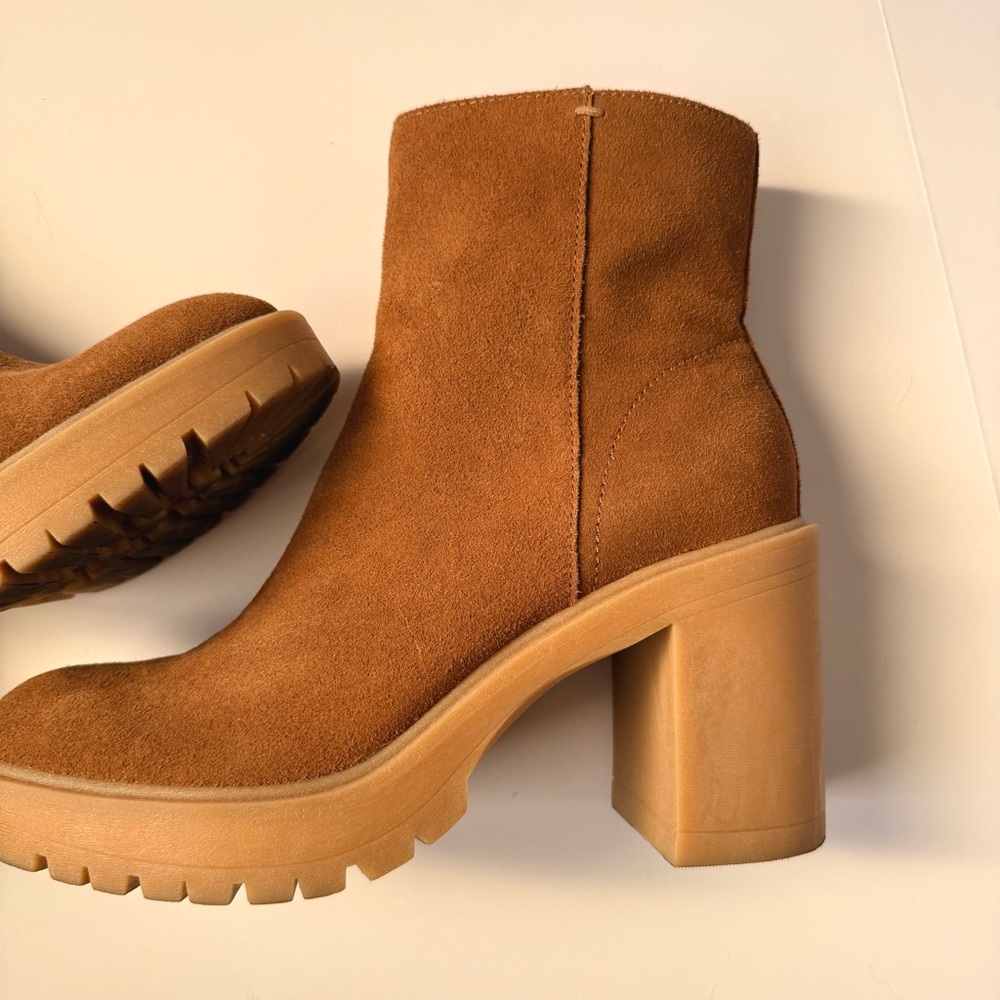 DOLCE VITA Lug Sole Boots - Picture 4 of 7
